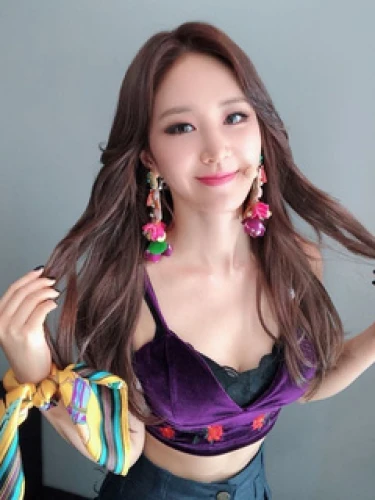 Yuri (Kwon Yu-ri)...