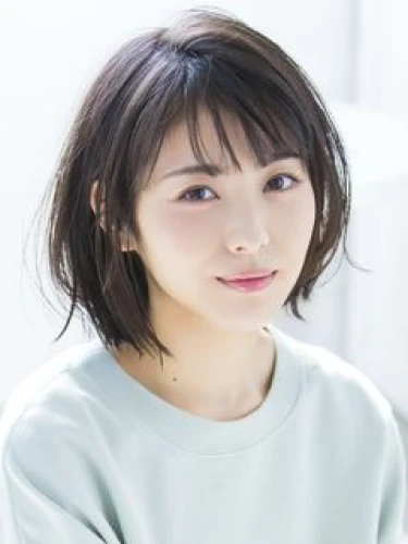 Minami Hamabe (浜辺美波)