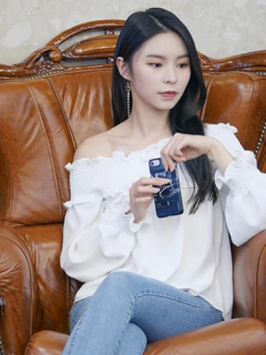 Elkie Chong (엘키)