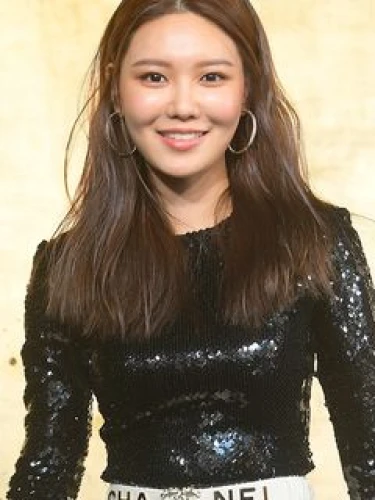 Sooyoung (수영)
