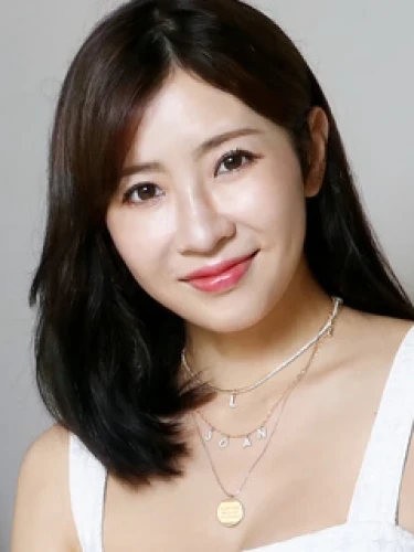 Joan Lee (利穎怡)