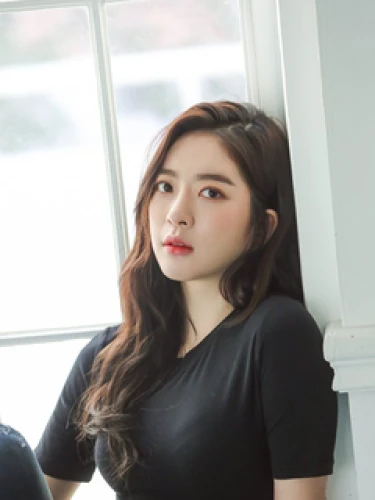 Ah Young (雅英)