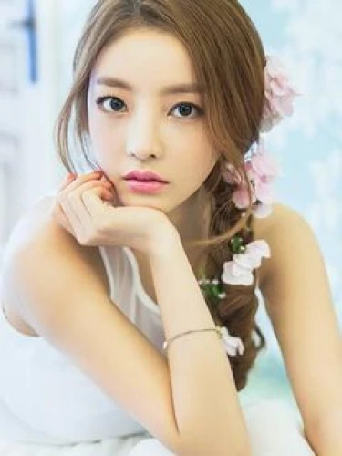 Goo Hara (구하라)